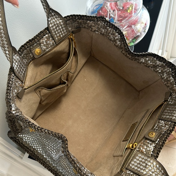 Prada bag. Handmade. Special edition. 14 inches wide x 10 inches high - Picture 4 of 6